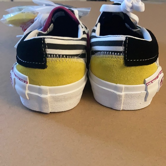 Vans - Picture 3 of 15